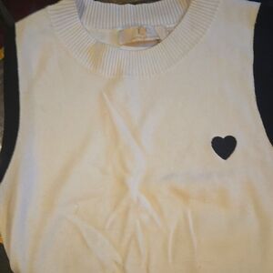 Chic LC White and Black Sleeveless Top